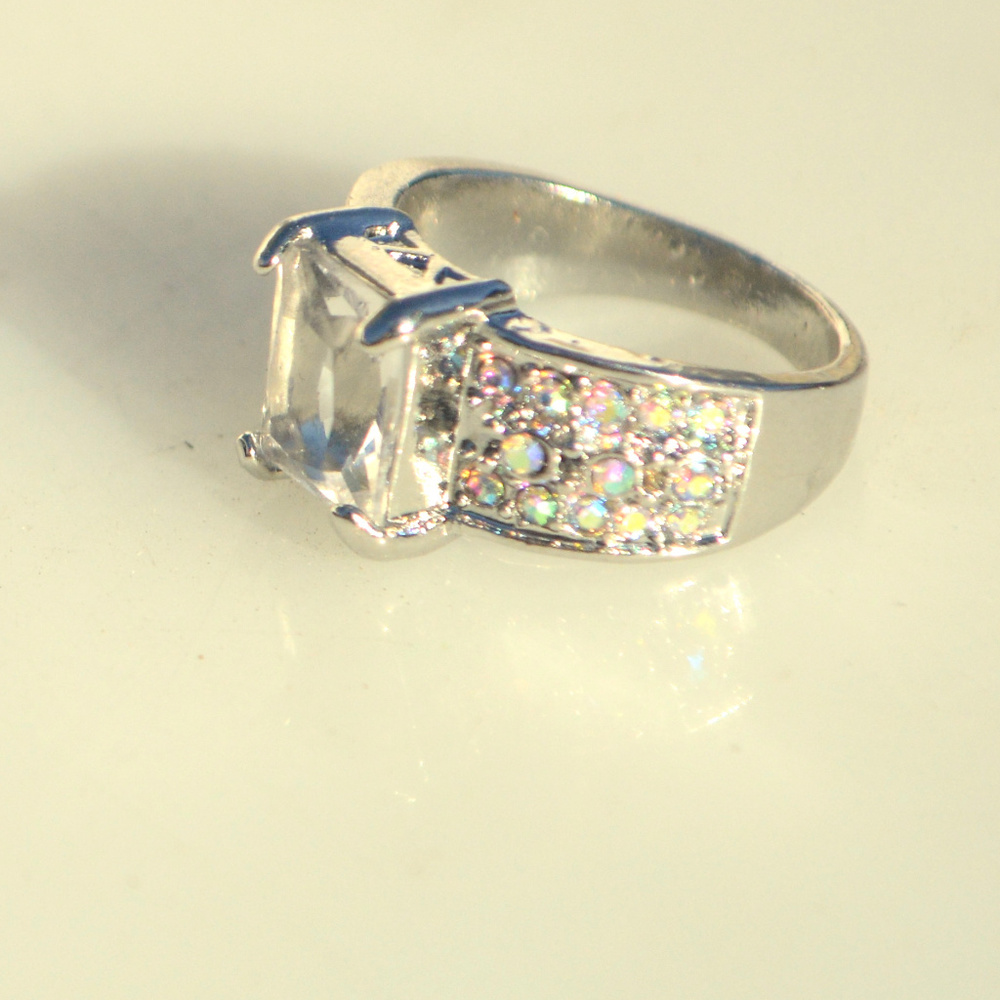 Rainbow Crystal 18k White Gold Topaz Size 8 Ring - Picture 2 of 6